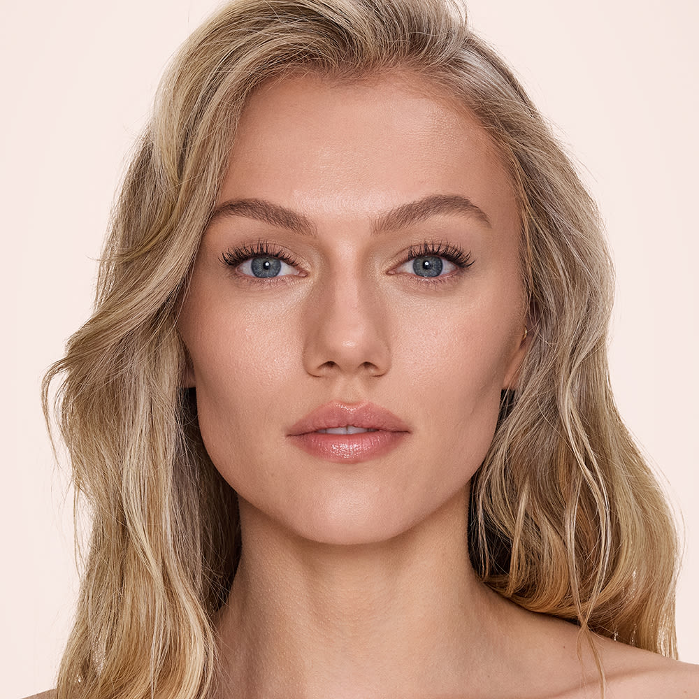 Airbrush Flawless Concealer - 6.5 medium model after