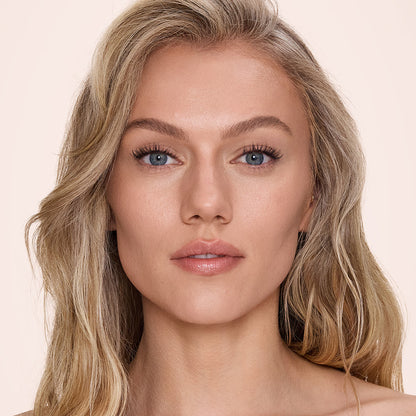 Airbrush Flawless Concealer - 6.5 medium model after