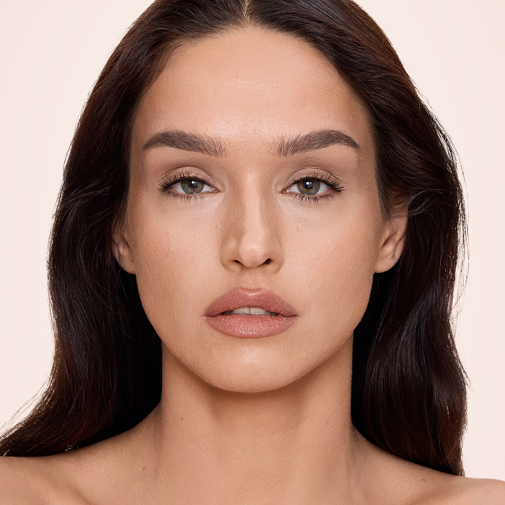 Airbrush Flawless Concealer - 7 medium model after