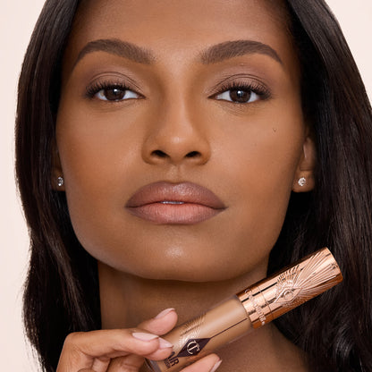Airbrush Flawless Concealer - 12 Tan-Deep model