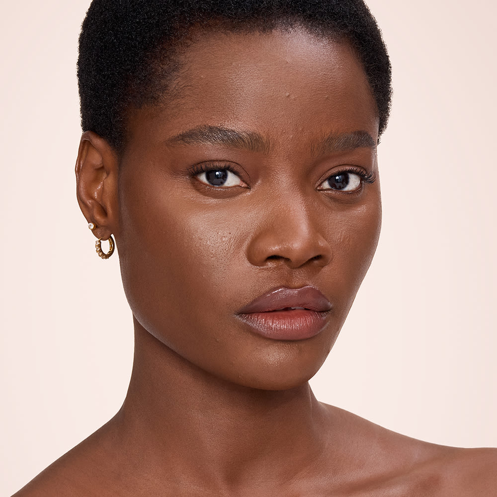 Airbrush Flawless Concealer - 14 Deep model after