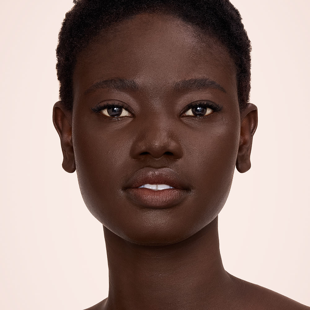 Airbrush Flawless Concealer - 16.5 Deep model after
