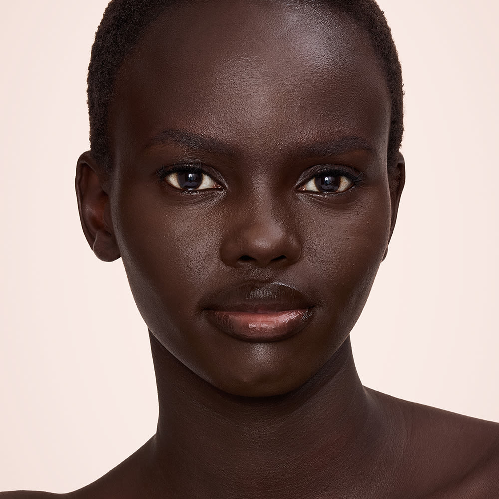 Airbrush Flawless Concealer - 17 Deep model after