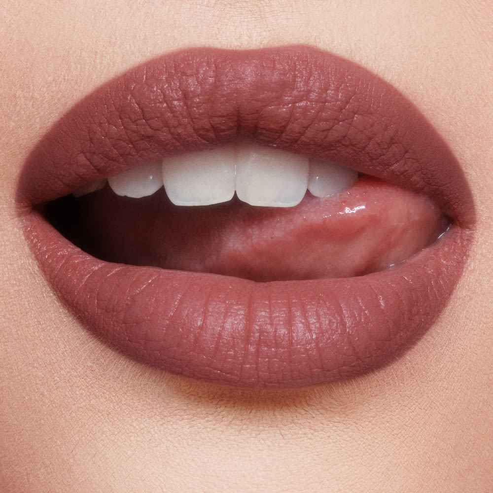 Pillow Talk Medium Airbrush Lip Blur close up on a fair model