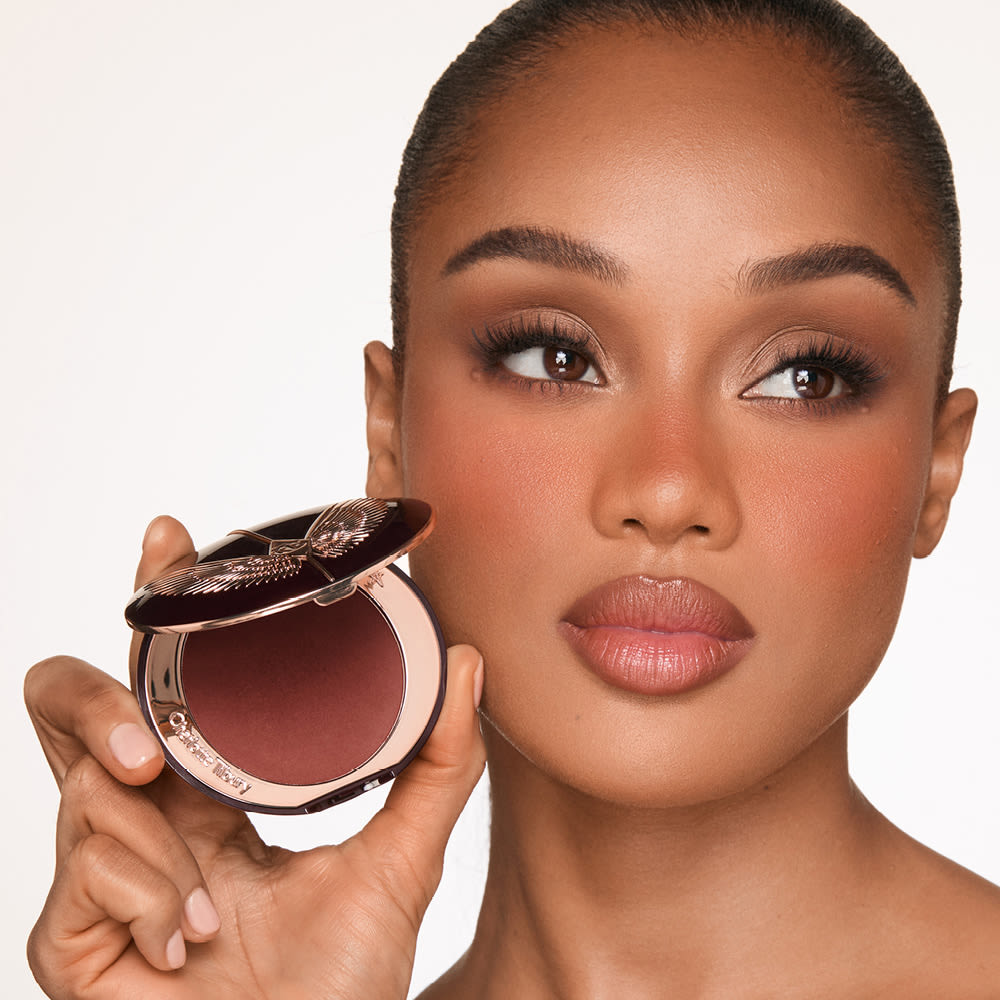 AIRbrush Blush Blur - Pillow Talk Dreams Model