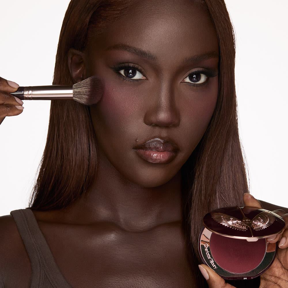 AIRbrush Blush Blur - Forbidden Cherry Model