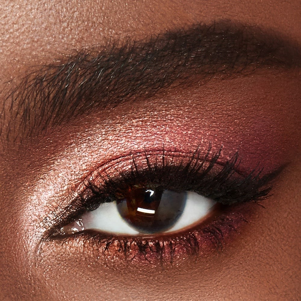 Charlotte Tilbury Palette of Pops eyeshadow Pillow Talk Model Deep