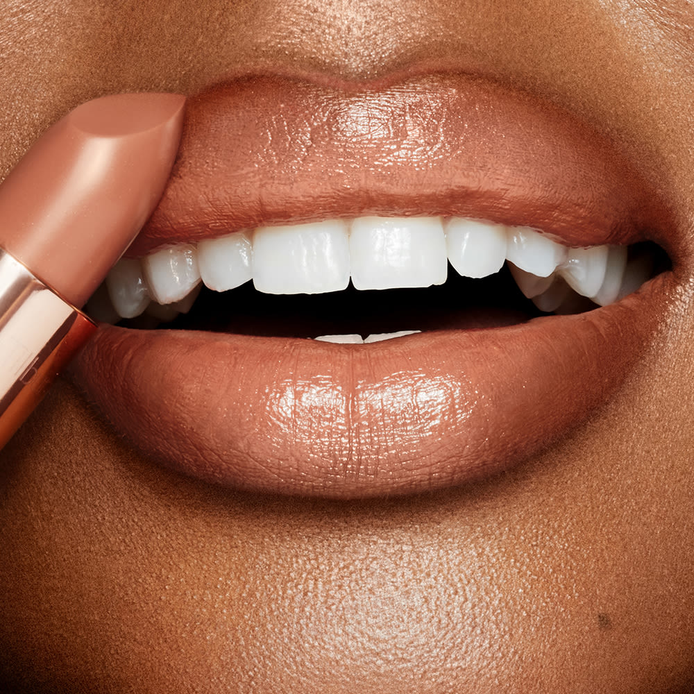 Hepburn-Honey-Deep-Lip-Model