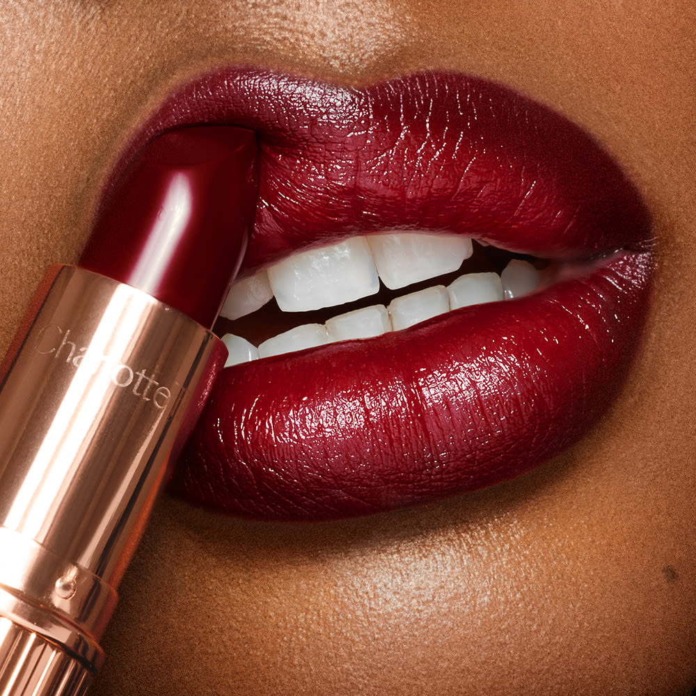 Night-Crimson-Deep-Lip-Model