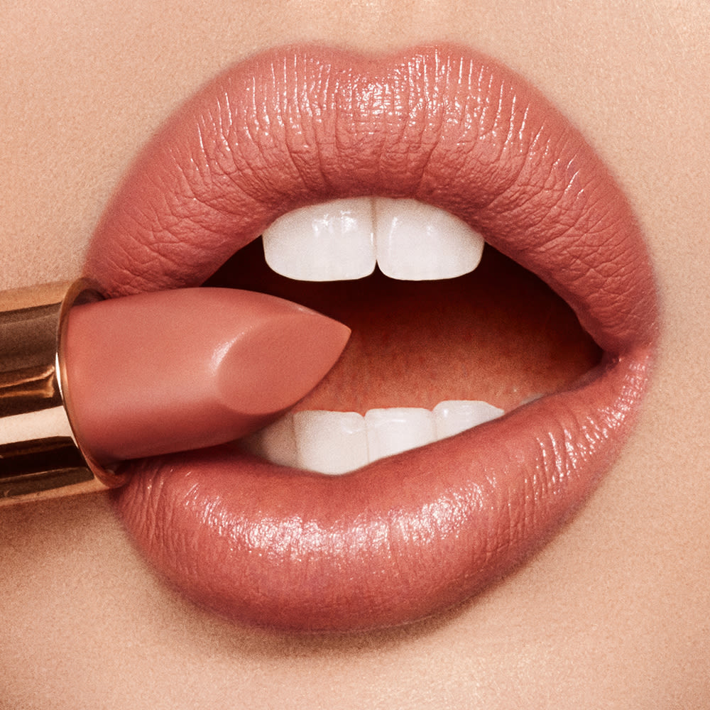 Stoned-Rose-Light-Lip-Model