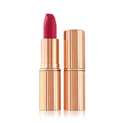 the-queen-packshot-open-and-closed