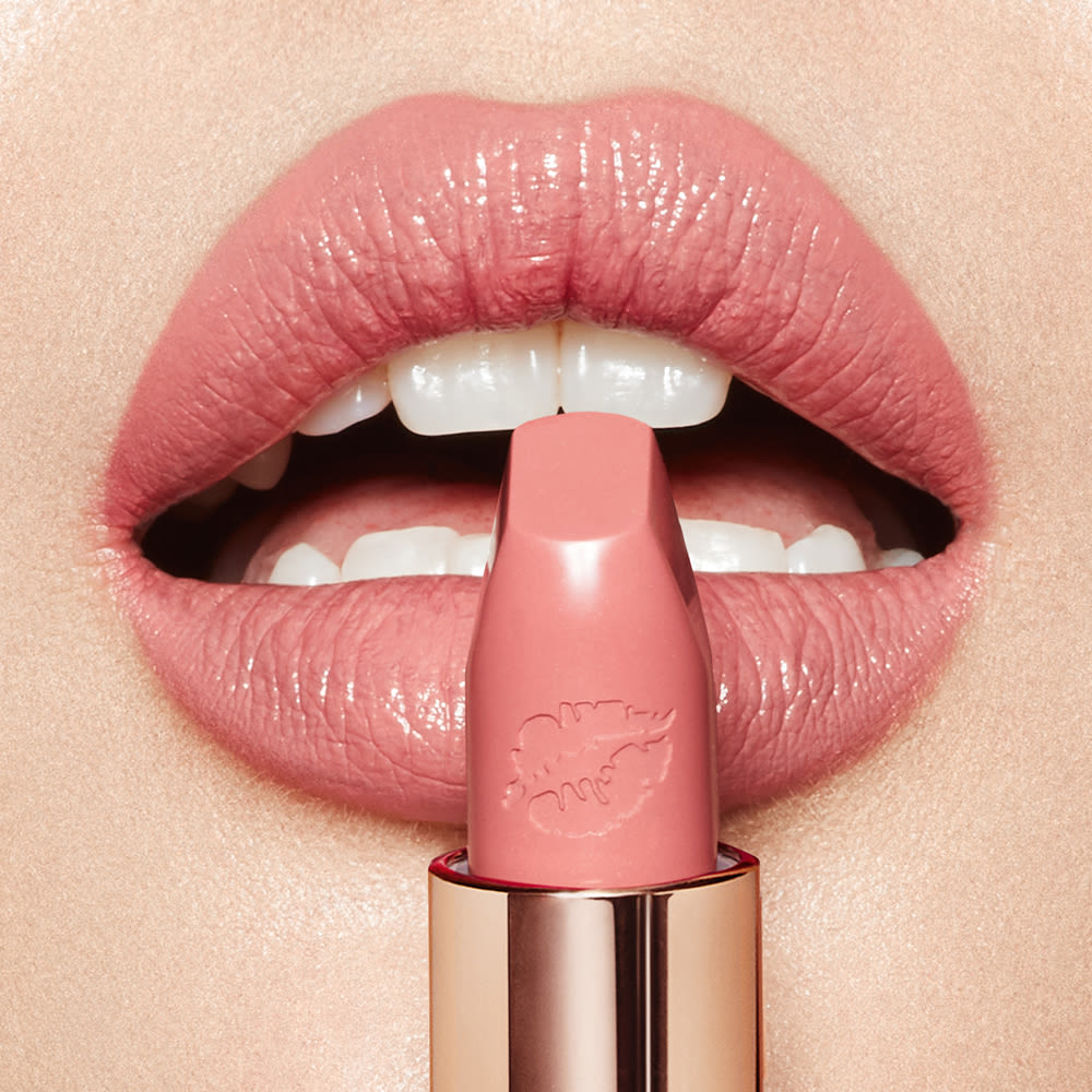 Hot Lips 2.0 Dance floor Princess lipstick and model's lip