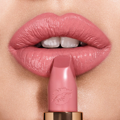 hot-lips-liv-it-up-lipshot