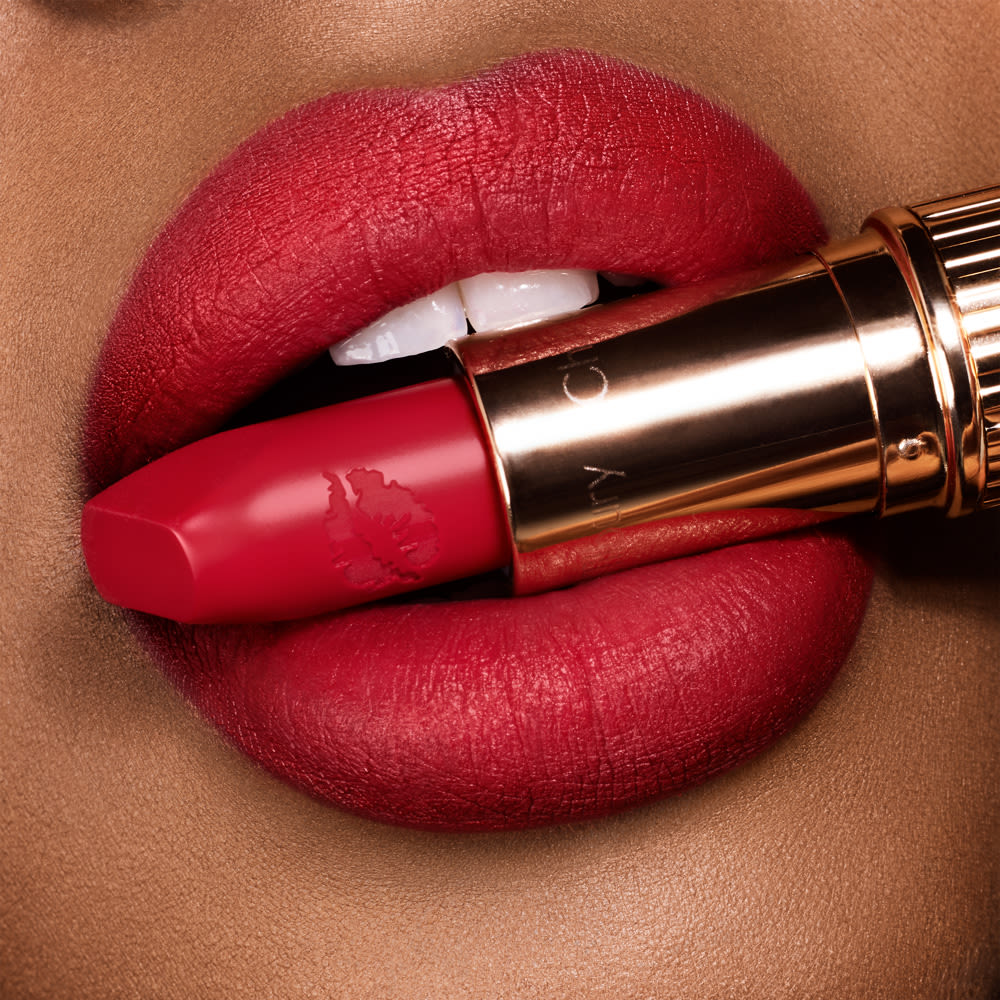 carinas-love-lipshot