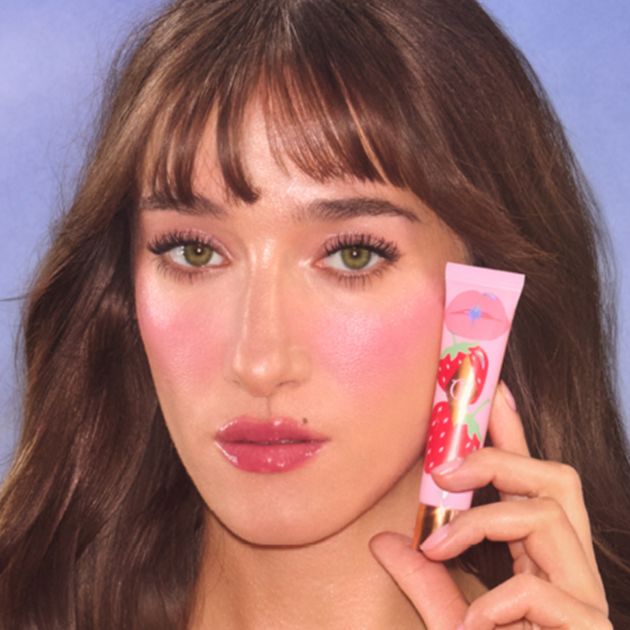 UNREAL LIP OIL strawberry vanilla grain fair model