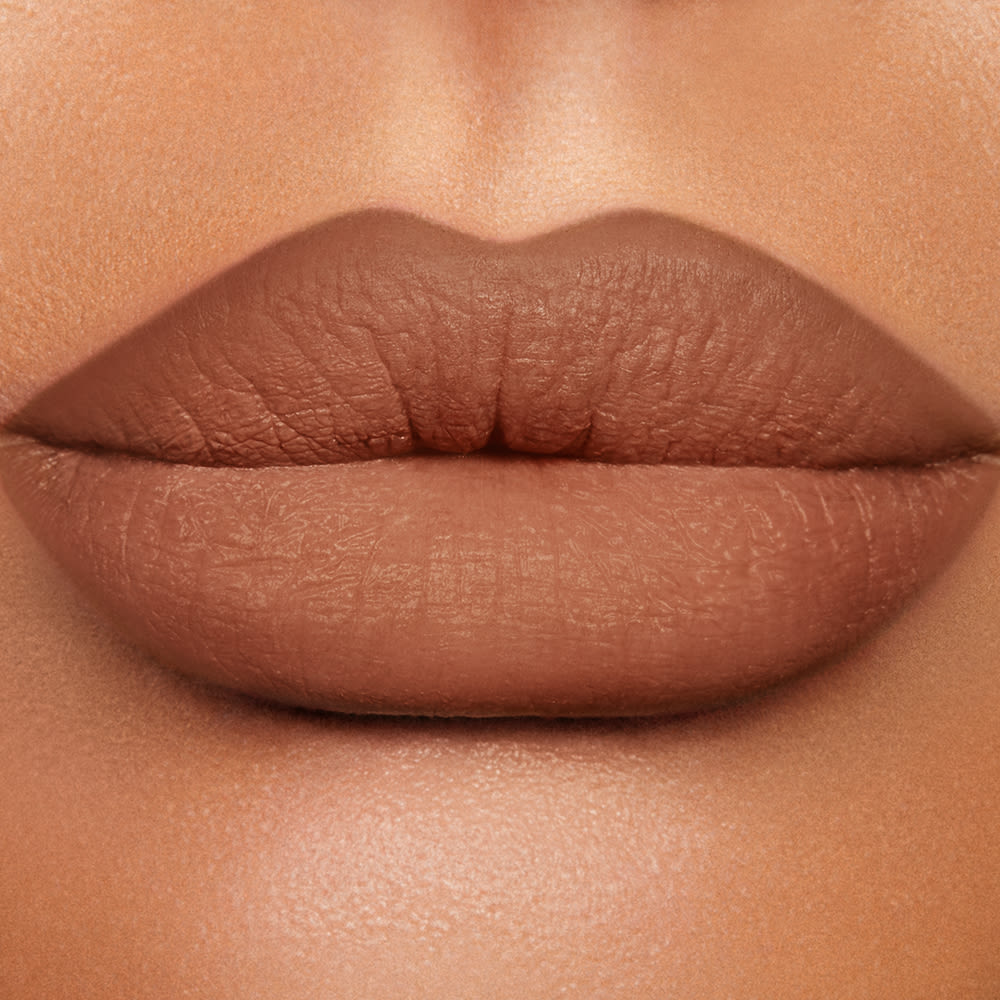 Lip Cheat Foxy Brown Model
