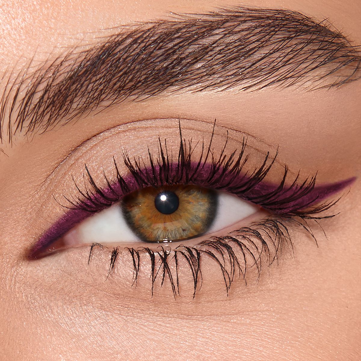 Fig Smoulder on model close up