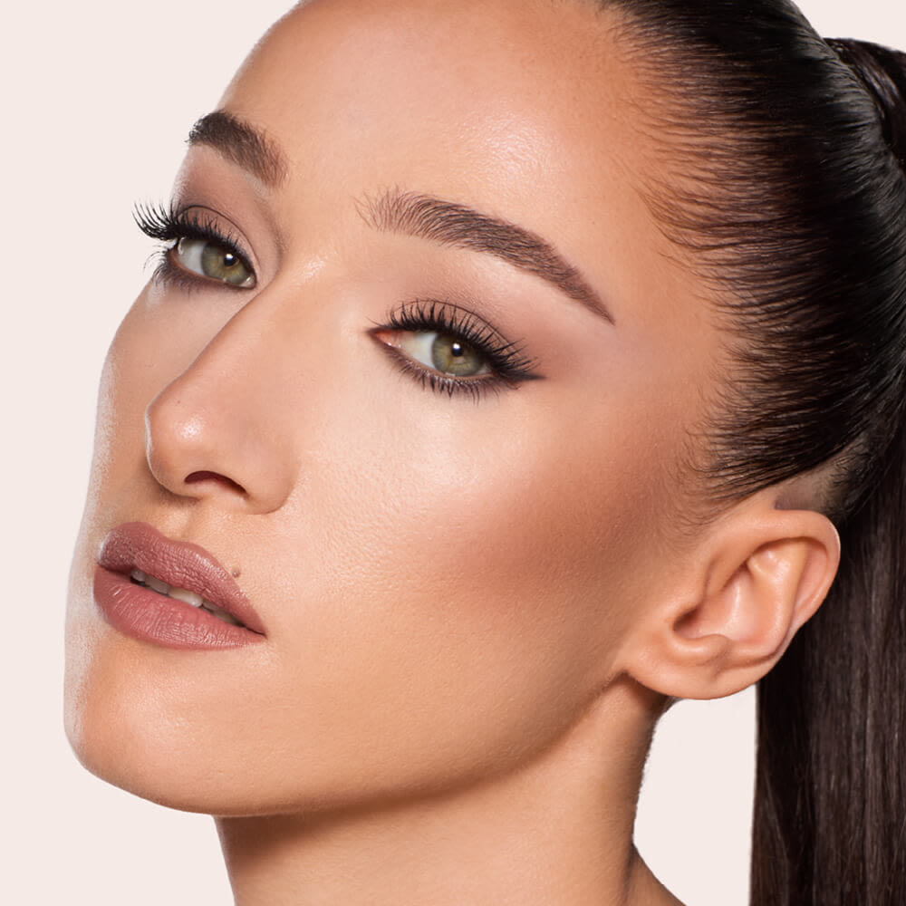 Supernudes 25 Fair skin-tone model