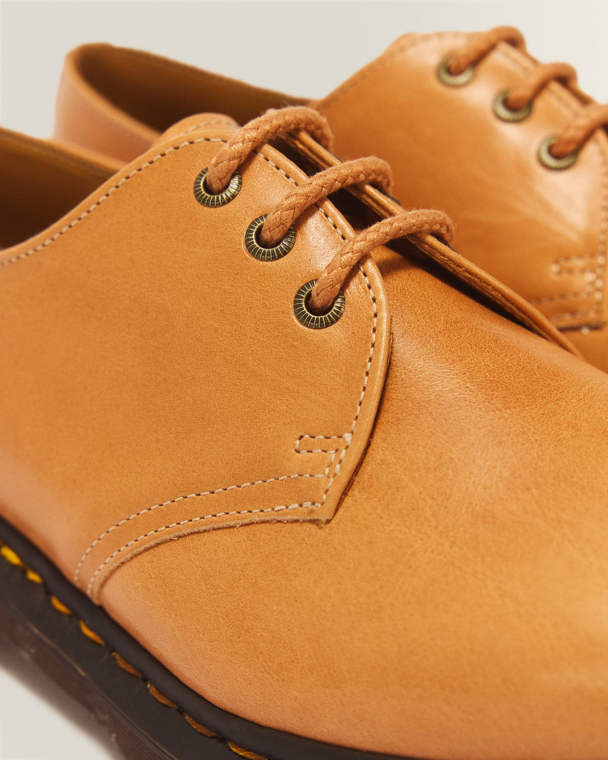1461 3 Eye Shoe Veg Tan Luxe - view 3