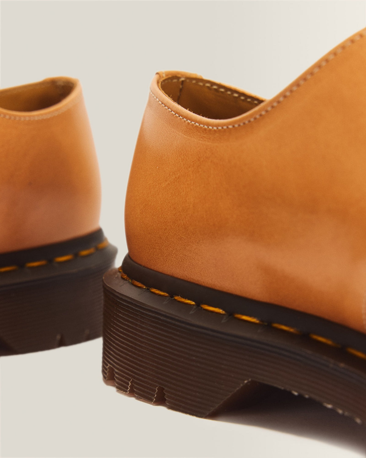 1461 3 Eye Shoe Veg Tan Luxe - view 8